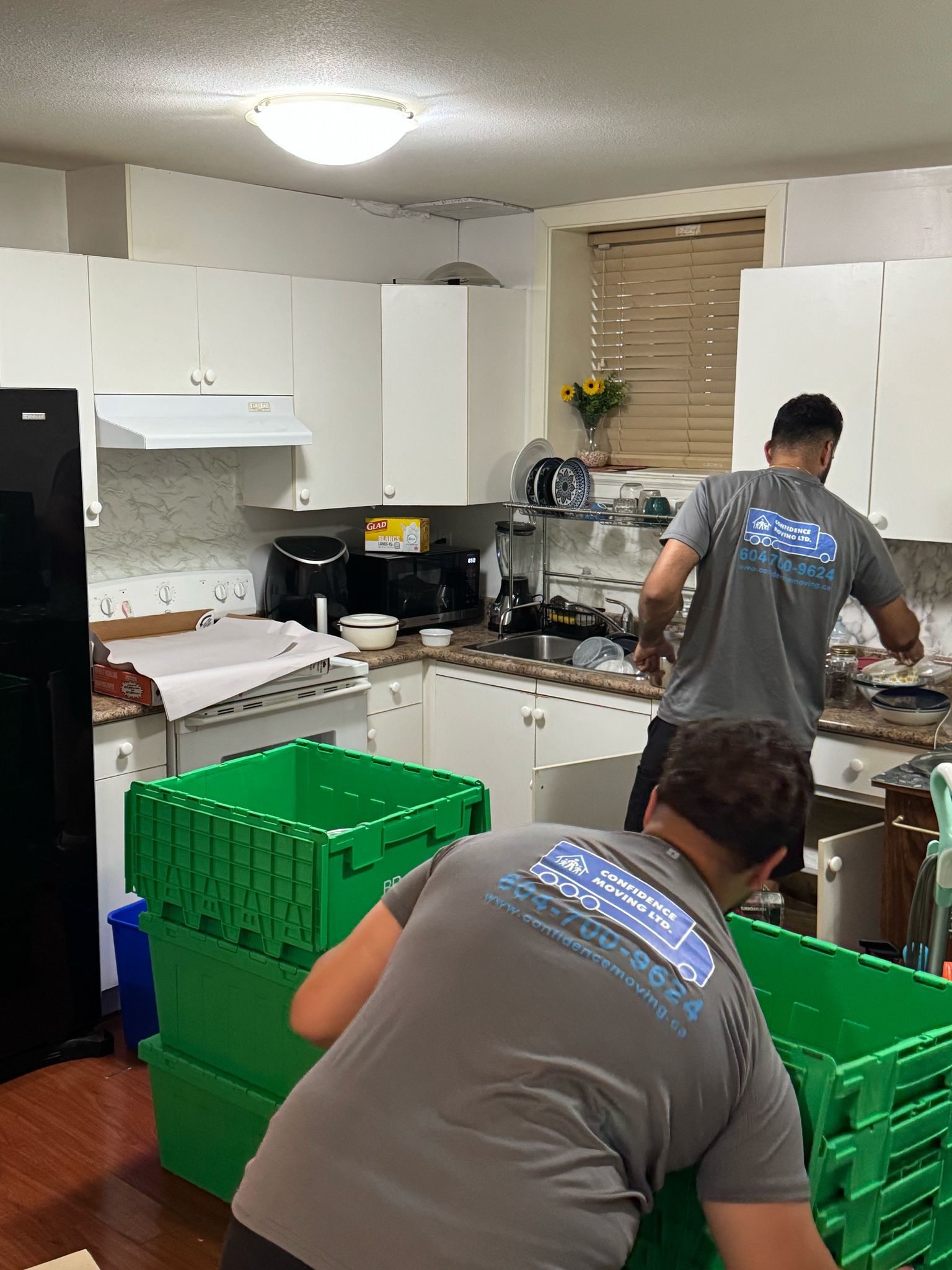 Professional last minute house moving Surrey with fast and safe packing